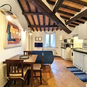 la-tana-del-priore.hotels-perugia.com/